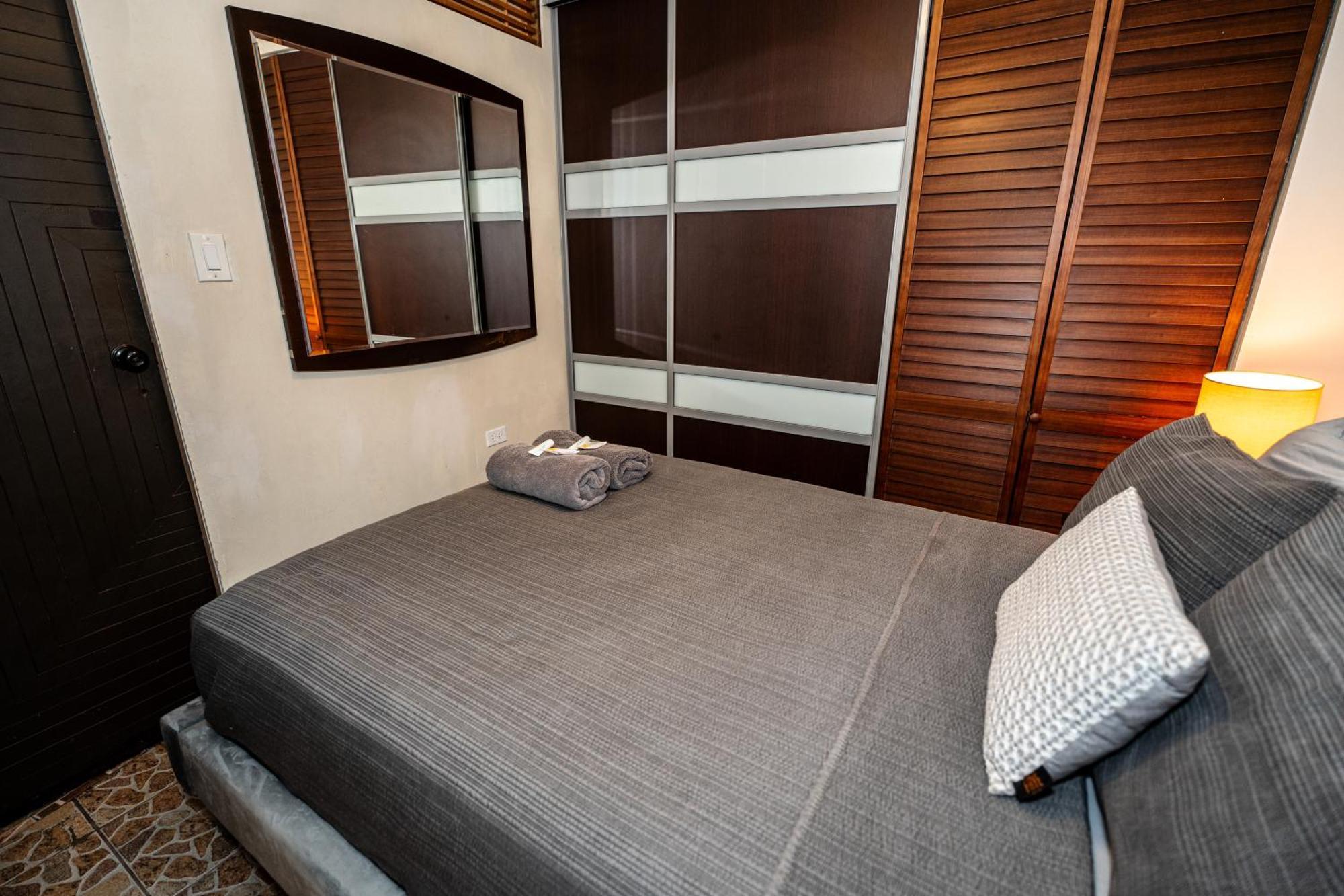 Cozy Studio Retreat With Private Parking And Free Laundry ปอนเซ ภายนอก รูปภาพ